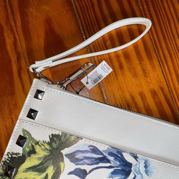 WHBM ๐พ NWTโPurple Hydrangeas Studded Wristlet Clutch Bag Purse, MSRP $69 - Picture 2 of 7